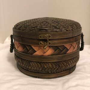 Wicker Woven Brown Round Storage Basket W/Lid Decorative 6 Inch Tall